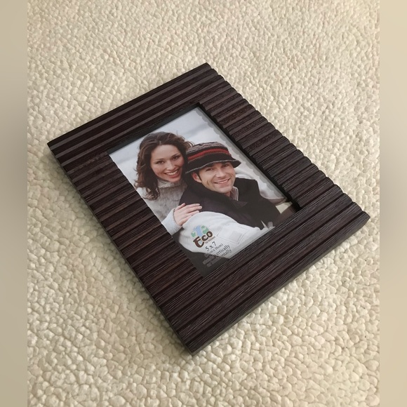 Eco by Malden 5 x 7 Wood Photo Frame NWT
Picture Photo Wood Frame Decor - Picture 11 of 11